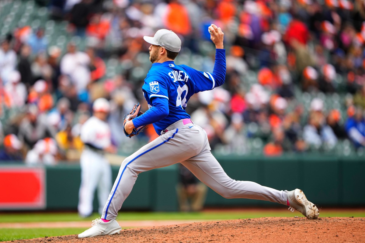 May 8, 2022; Baltimore, Maryland, USA; Kansas City Royals pitcher Collin Snider (40) delivers a pitch during the seventh inning against the Baltimore Orioles at Oriole Park at Camden Yards. Mandatory Credit: Gregory Fisher-USA TODAY Sports