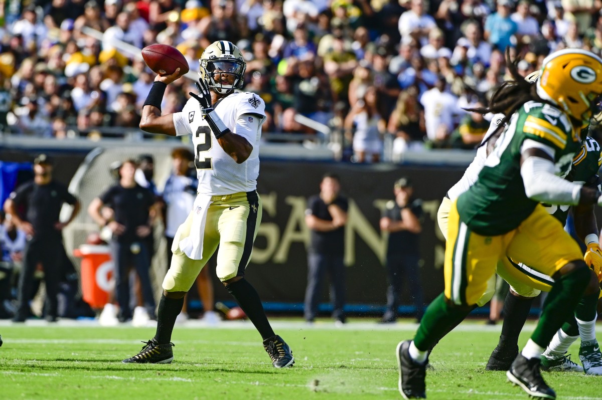 New Orleans Saints quarterback Jameis Winston (2) throws from the pocket against the Green Bay Packers. Mandatory Credit: Tommy Gilligan-USA TODAY Sports