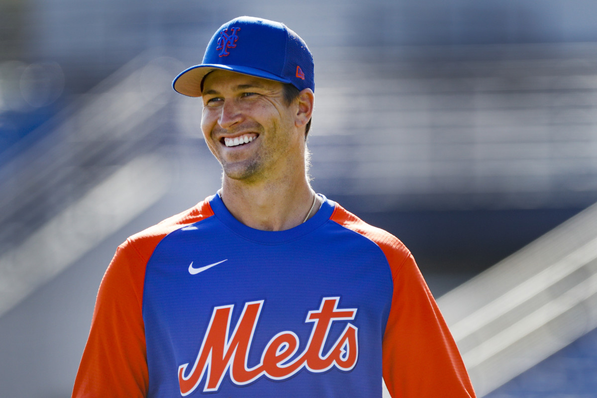 New York Mets ace Jacob deGrom provides update on rehab.
