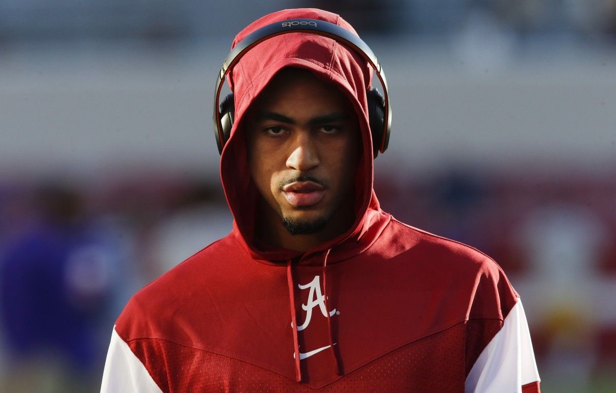 Alabama QB Bryce Young warming up before game