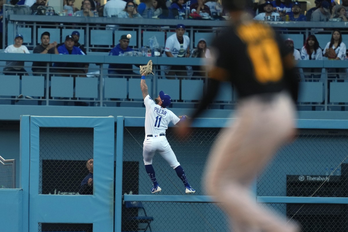 Dodgers: Watch LA Outfielder Attempt the Catch of the Year – Inside the Dodgers