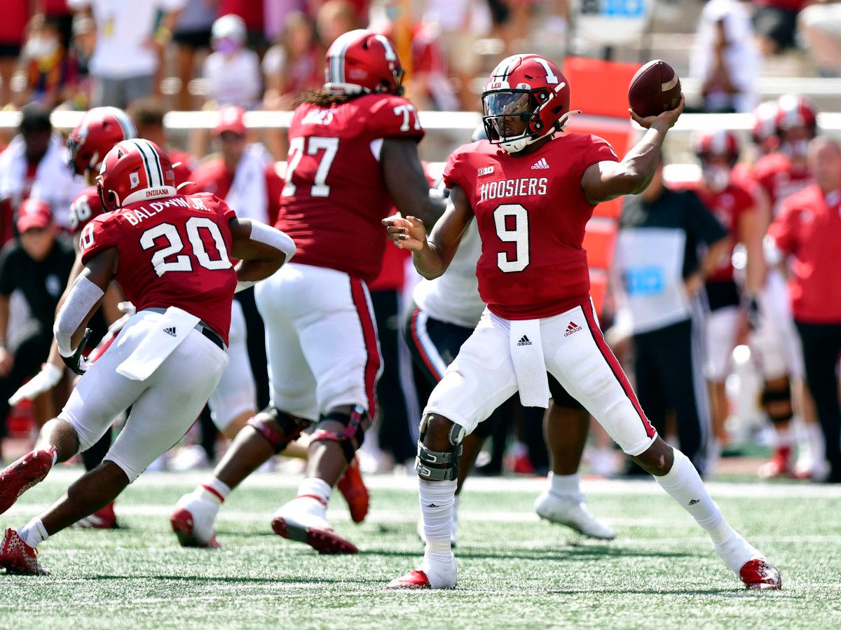 Indiana Hoosiers quarterback Michael Penix Jr. (9) throws a pass during the second half against the Cincinnati Bearcats at Memorial Stadium.