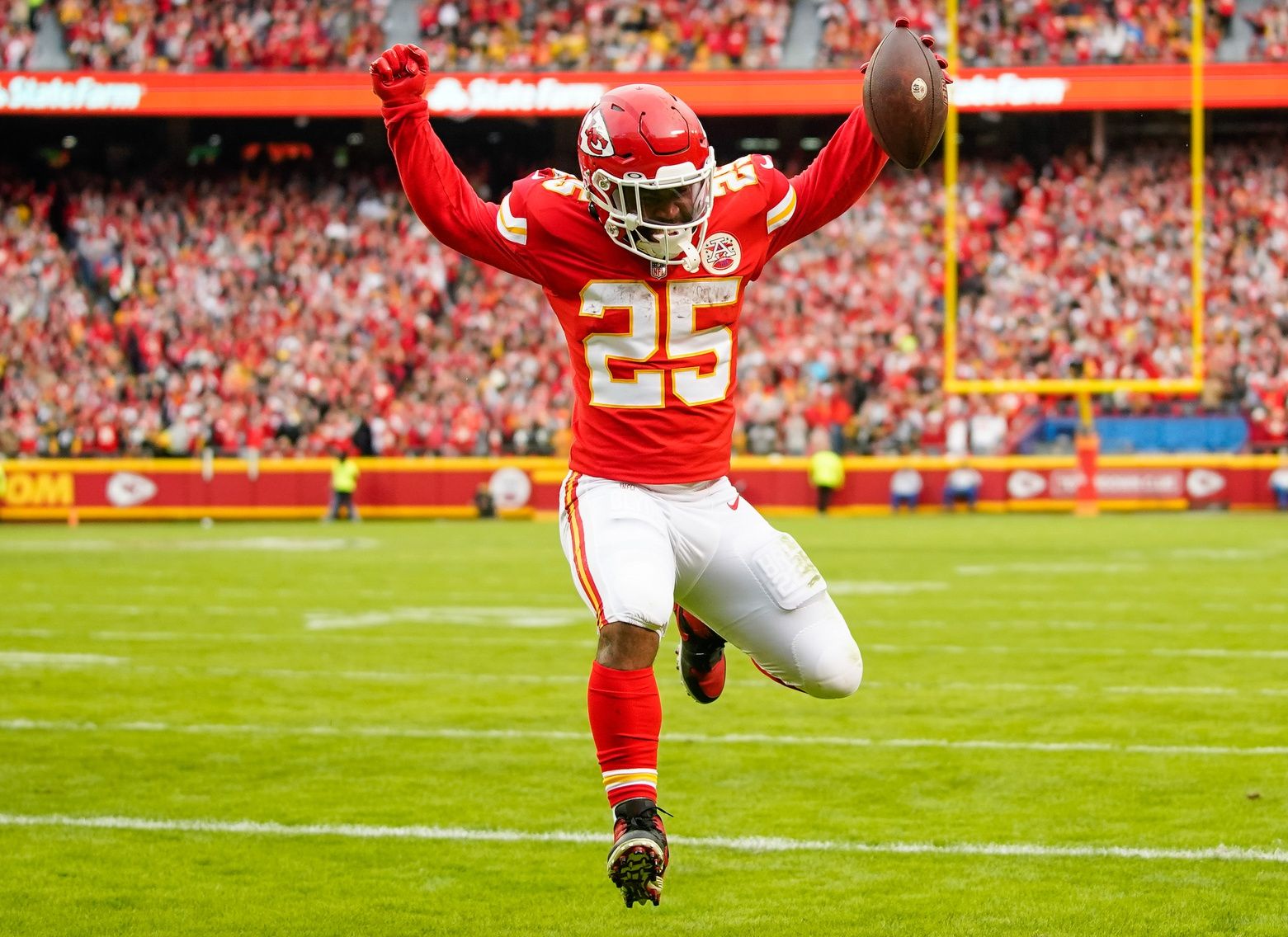 KC Chiefs RB Clyde Edwards-Helaire Film Review: Maximizing 2022 - Sports Illustrated Kansas City Chiefs News, Analysis and More - Vimarsana News
