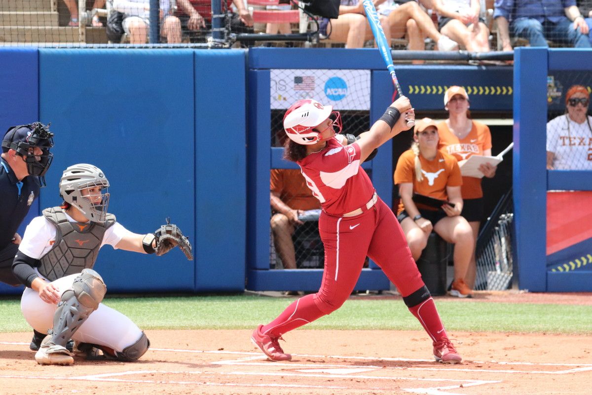 WCWS Photo Gallery: Oklahoma 7, Texas 2 - Vimarsana News