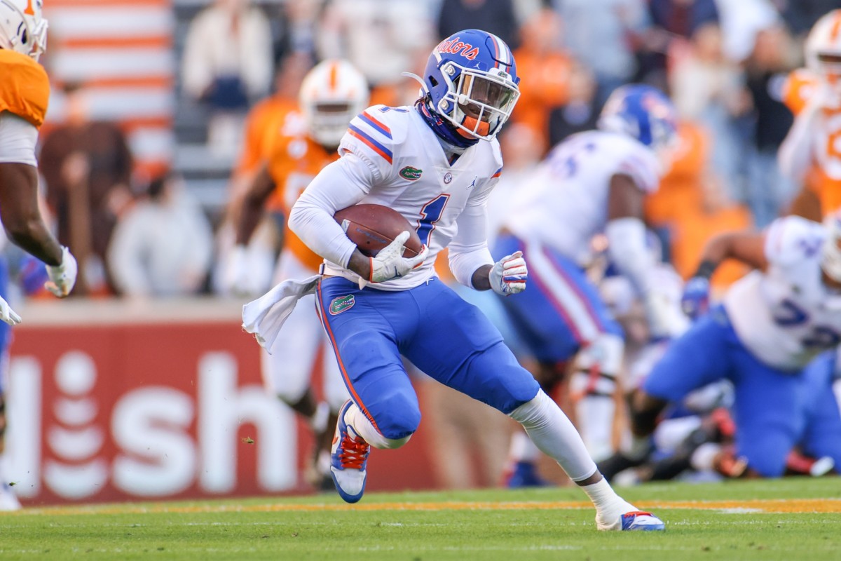 Florida Gators wide receiver Kadarius Toney (1) runs with the ball against the Tennessee Volunteers during the first half at Neyland Stadium.