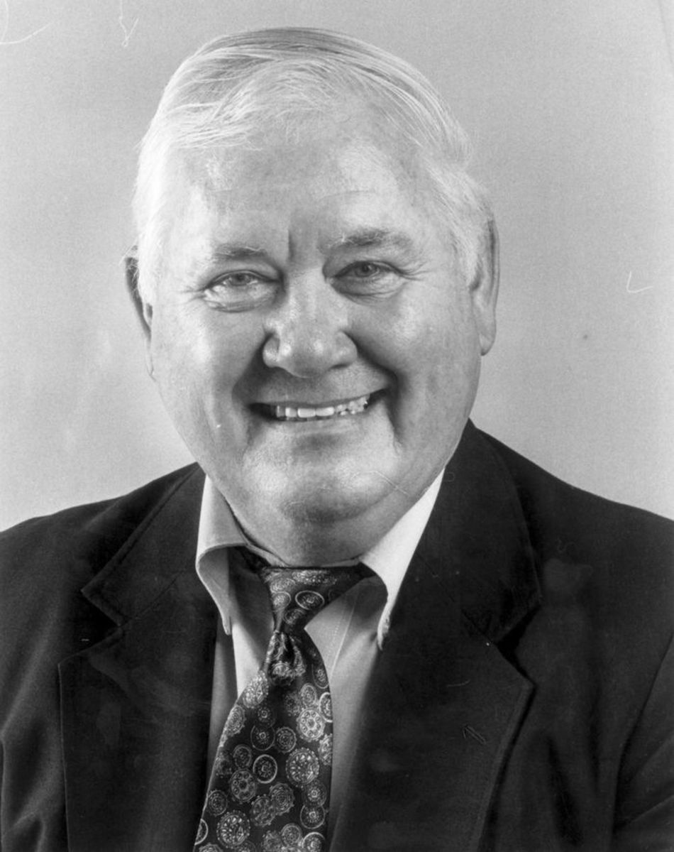 Legendary Alabama sports writer Bill Lumpkin dies at 92 Sports