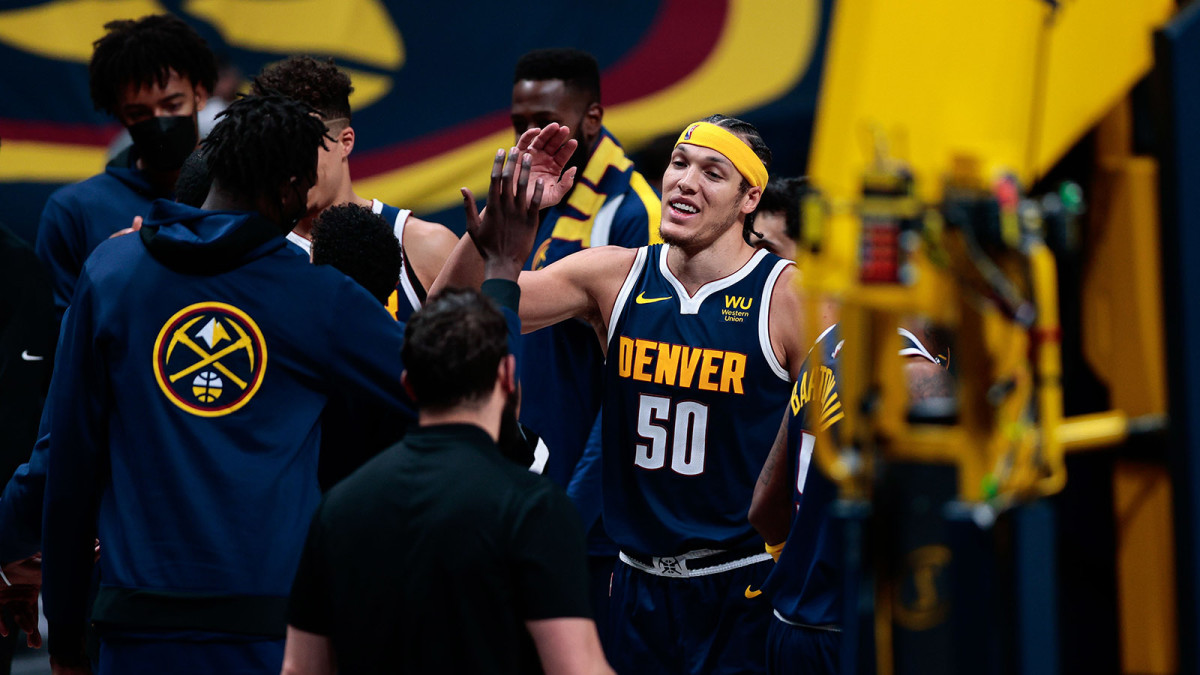 Aaron-gordon-nuggets-bench