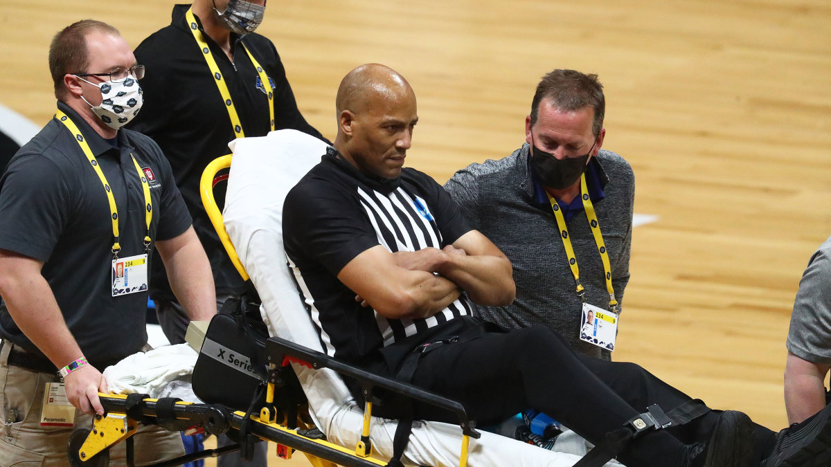 'I’m on the Road to Recovery:' Collapse of NCAA Tourney Ref Bert Smith Caused by Blood Clot