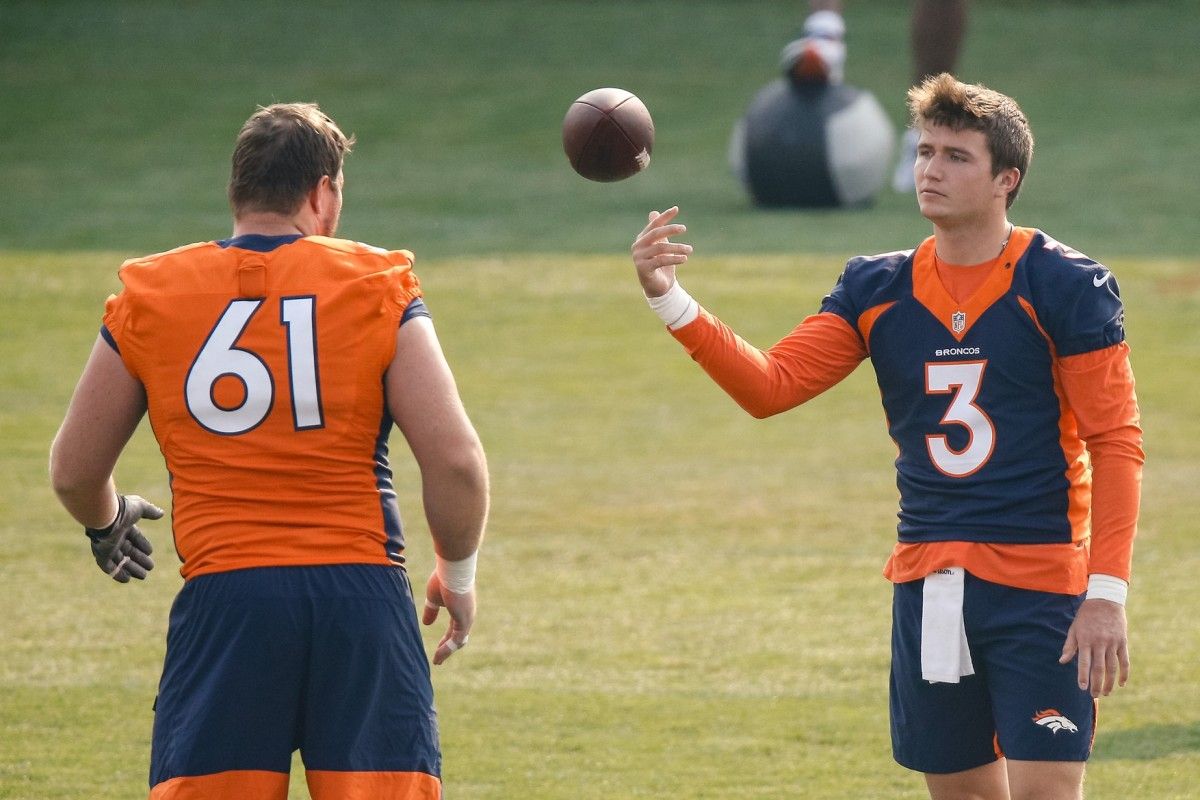 Denver Broncos, RG Graham Glasgow Agree to Reworked Deal for 2022 - Sports Illustrated Mile High Huddle: Denver Broncos News, Analysis and More - Vimarsana News