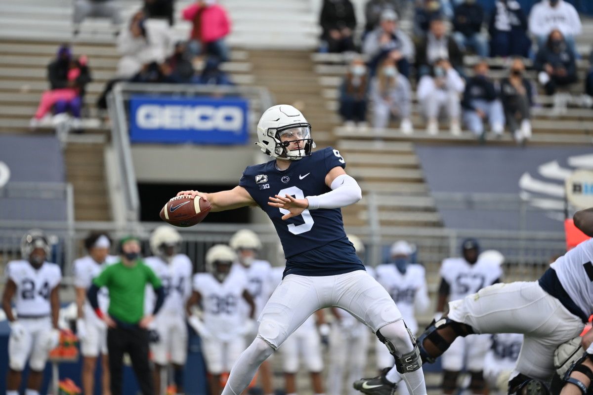 Quarterback Christian Veilleux