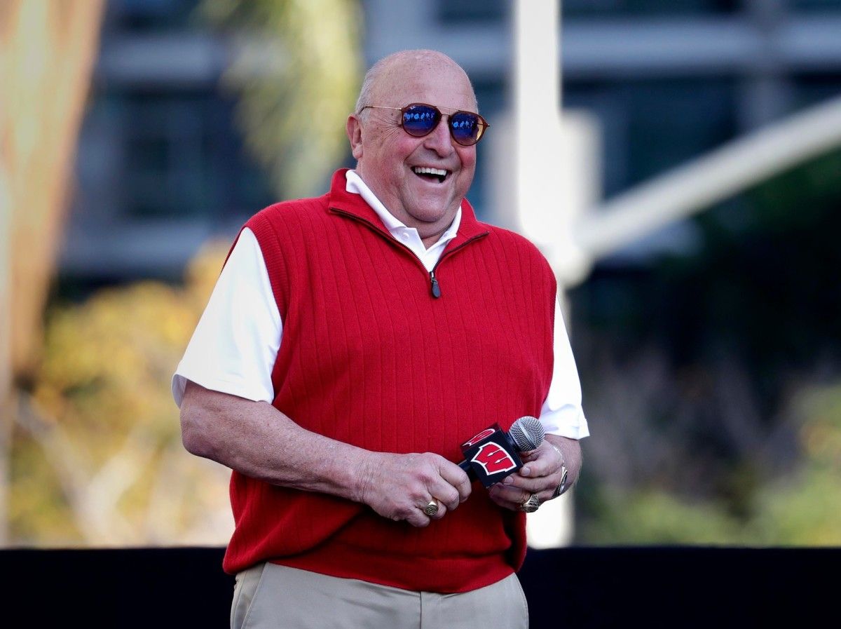 Barry Alvarez Woke Up a Sleeping Giant at Wisconsin - Vimarsana News