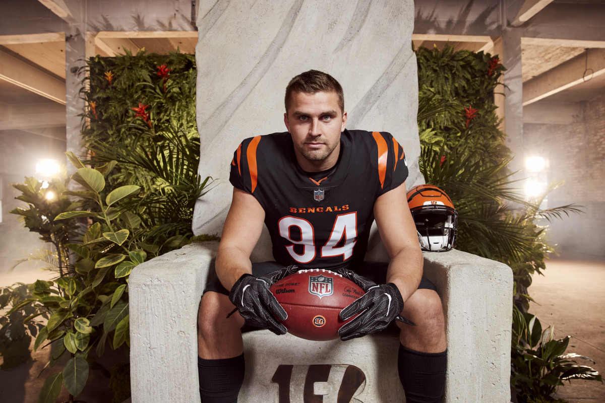 Sam Hubbard Impacting the Lives of Many Through His Foundation Sports Illustrated Cincinnati