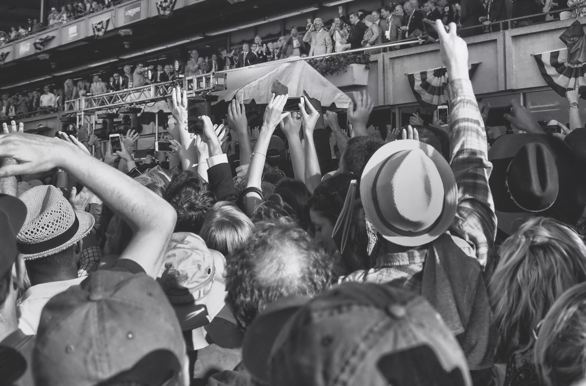 belmont-stakes-crowd