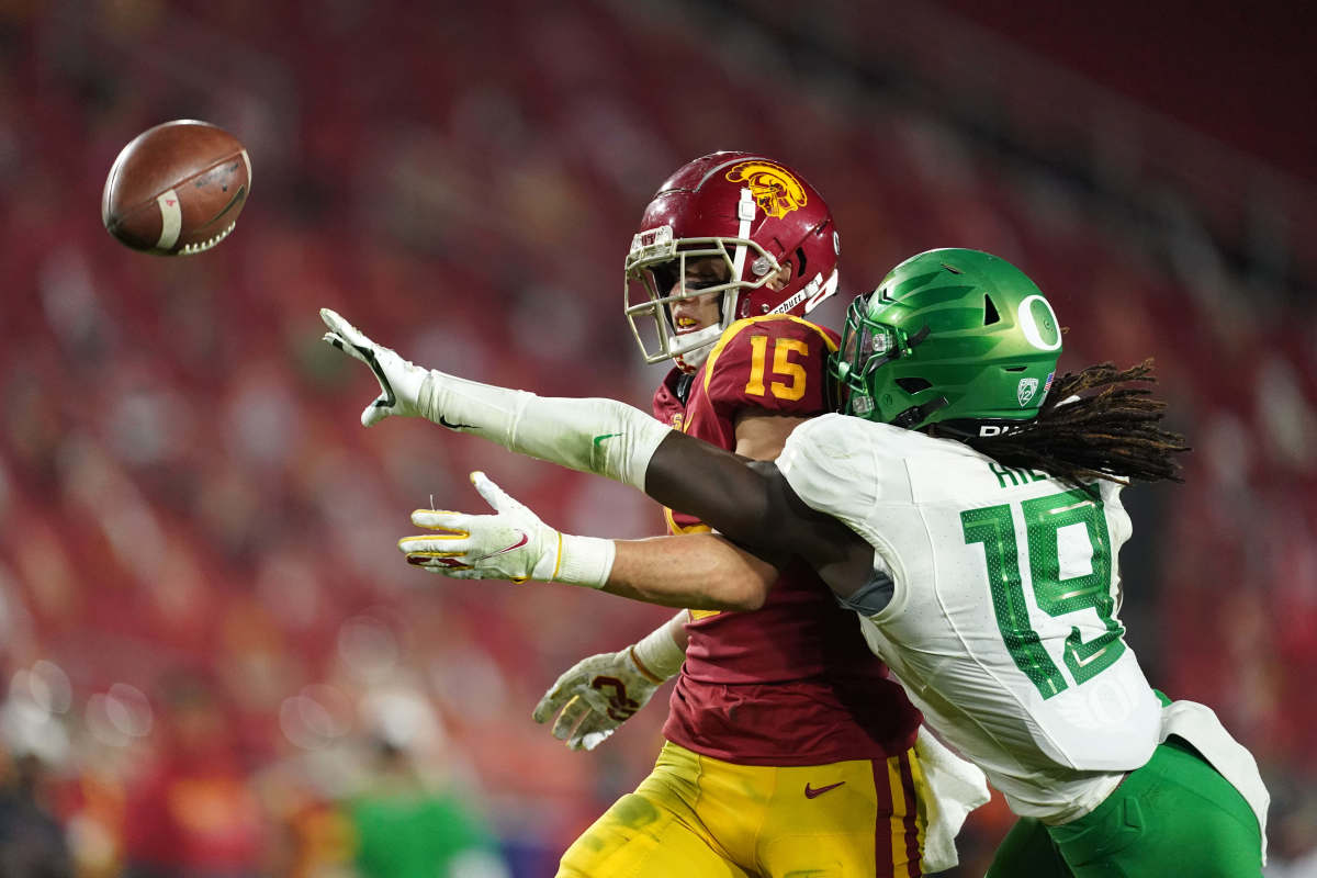 Safety Jamal Hill (19) deflects a pass intended for Southern California Trojans wide receiver Drake London (15) in the fourth quarter during the 2020 Pac-12 Championship.