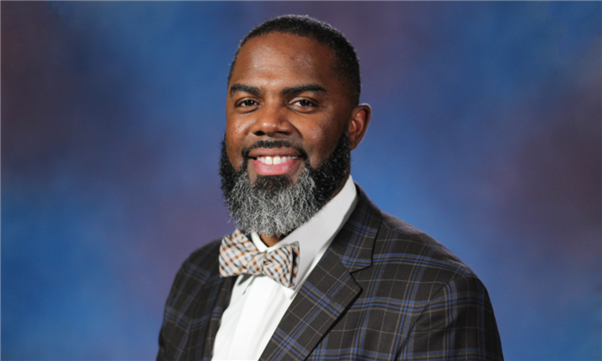 Kevin Dyson Becomes A High School Principal Sports Illustrated Tennessee Titans News Analysis 