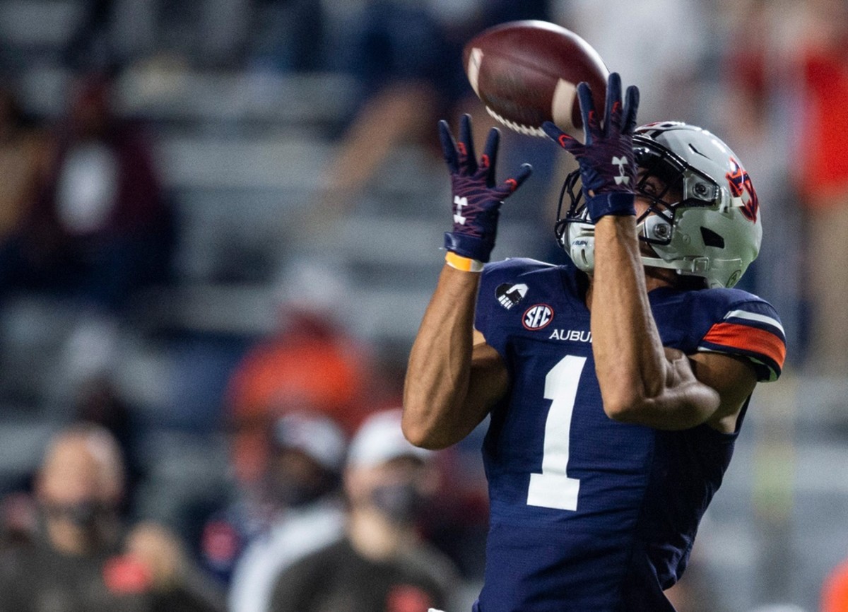 Auburn wide receiver Anthony Schwartz (1) catches a long pass for a touchdown at Jordan-Hare Stadium in Auburn, Ala., on Saturday, Nov. 21, 2020. Auburn defeated Tennessee 30-17.