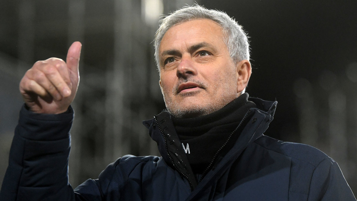Roma hires José Mourinho as its manager