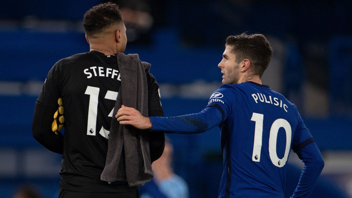USA's Zack Steffen and Christian Pulisic