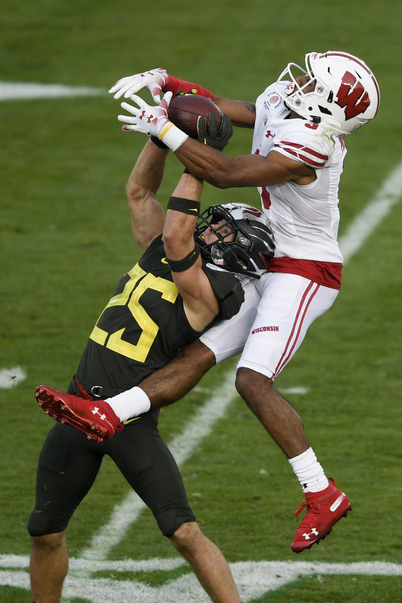 Brady Breeze breaks up a pass intended for Wisconsin's Kendric Pryor in the 2020 Rose Bowl. 