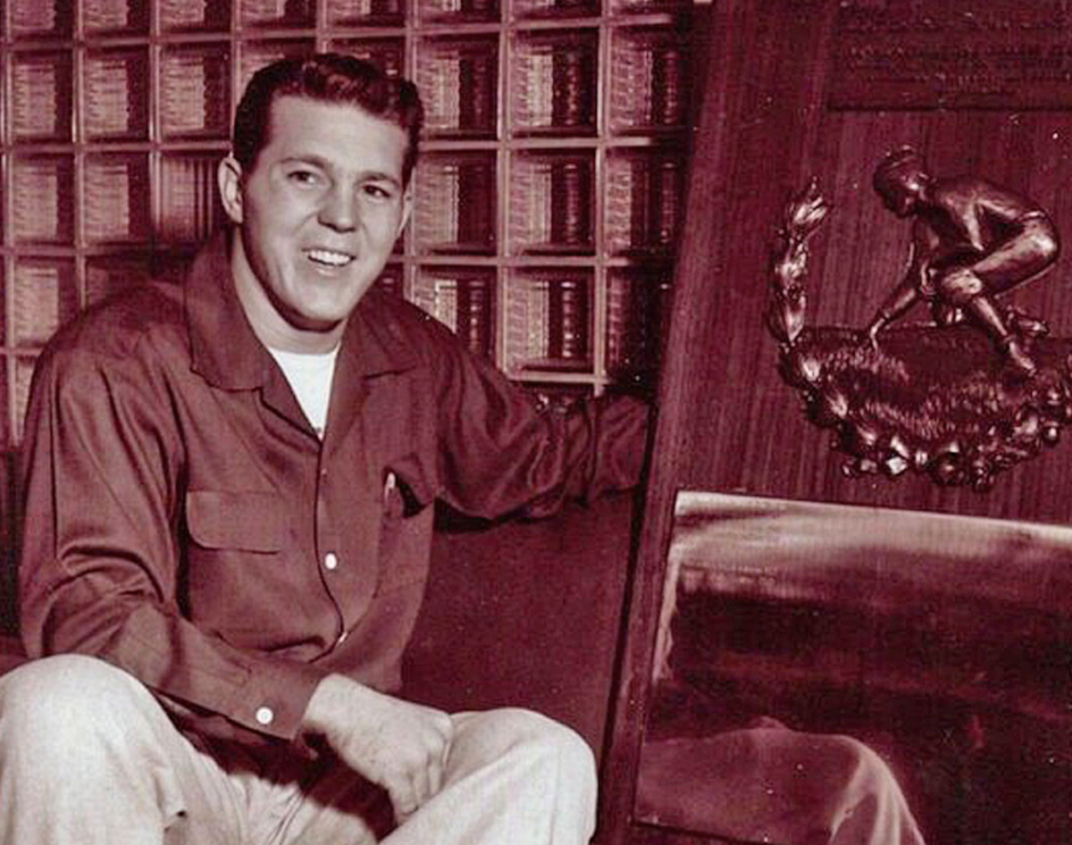 In Memoriam Oklahoma Sooners Football Legend J.D. Roberts Sports