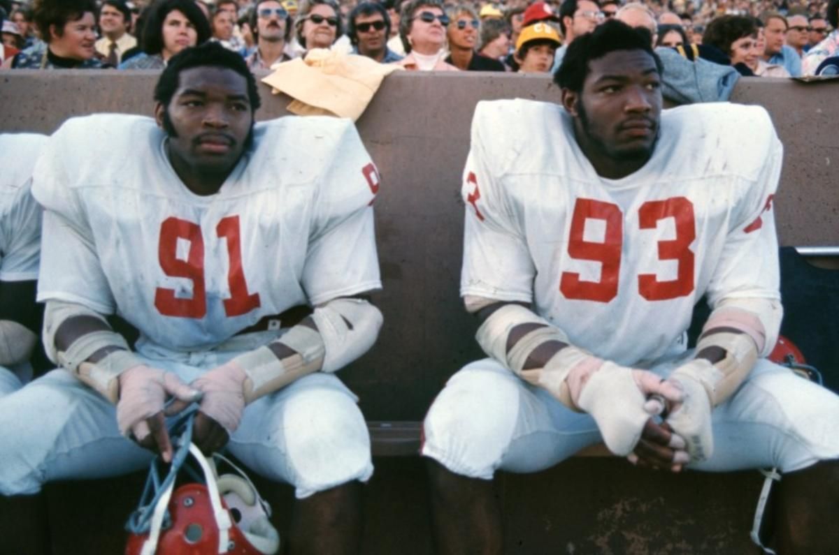 Dewey Selmon, Lee Roy Selmon