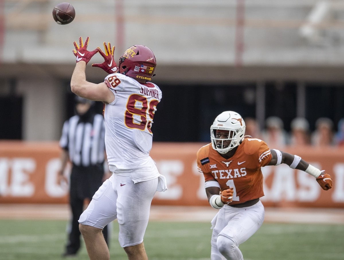 Iowa State Cyclones tight end Dylan Soehner (89) pulls the ball in for the first down against Texas. Mandatory Credit: Ricardo B. Brazziell-USA TODAY NETWORK