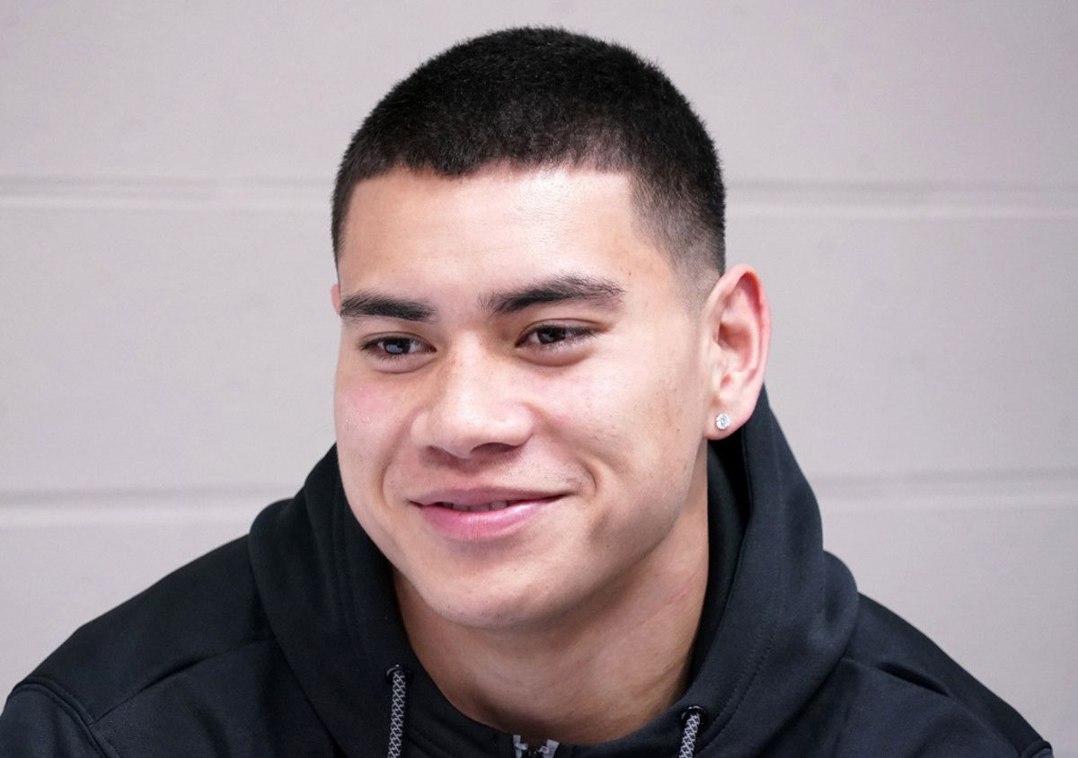 Lions tight end Charlie Taumoepeau