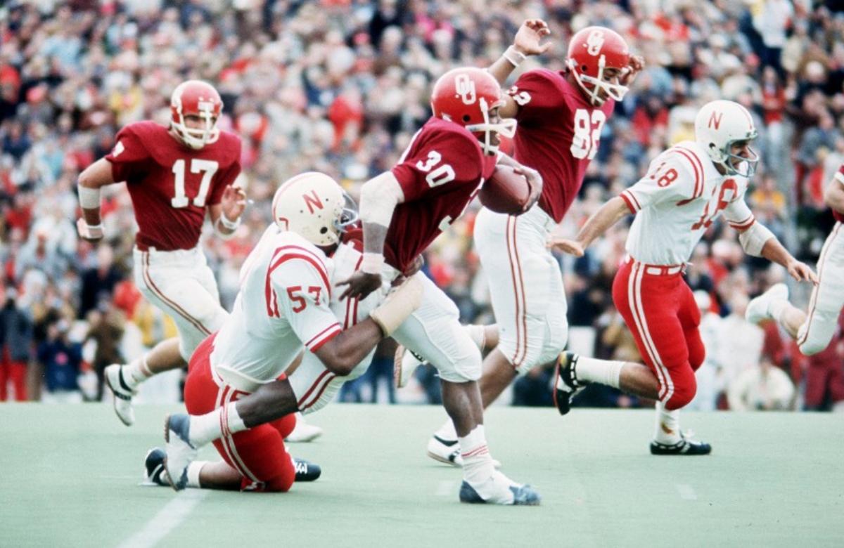 Greg Pruitt runs the ball vs. Nebraska