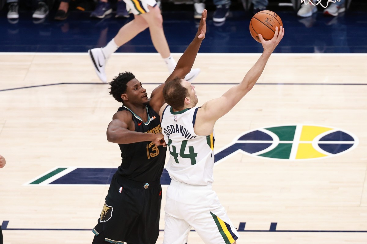 Bojan Bogdanovic (44) scores against the Memphis Grizzlies