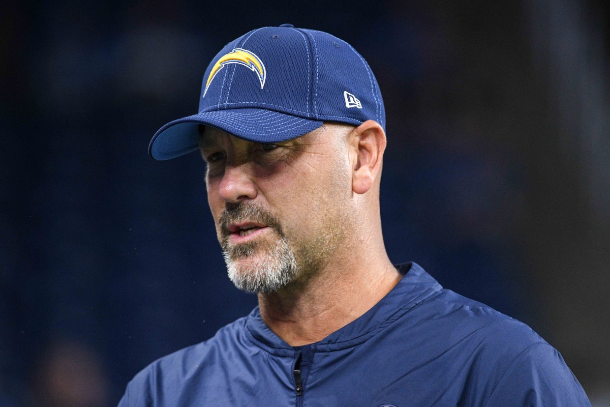 Las Vegas Raiders defensive coordinator Gus Bradley - Sports Illustrated Las Vegas Raiders News