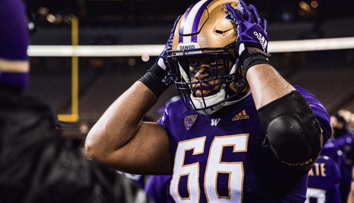 Pac-12's Largest Football Players — Which Huskies Fit?
