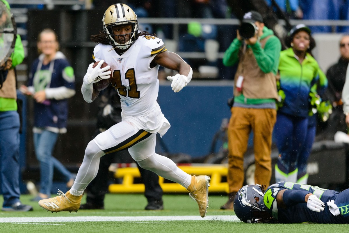 Alvin Kamara Eludes Seahawks Tackler