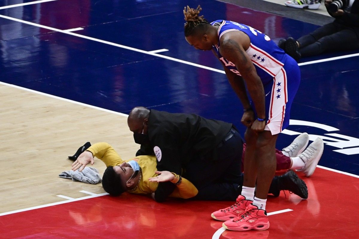 NBA Playoffs: Fan Runs on Floor in 76ers Wizards Game - Vimarsana News