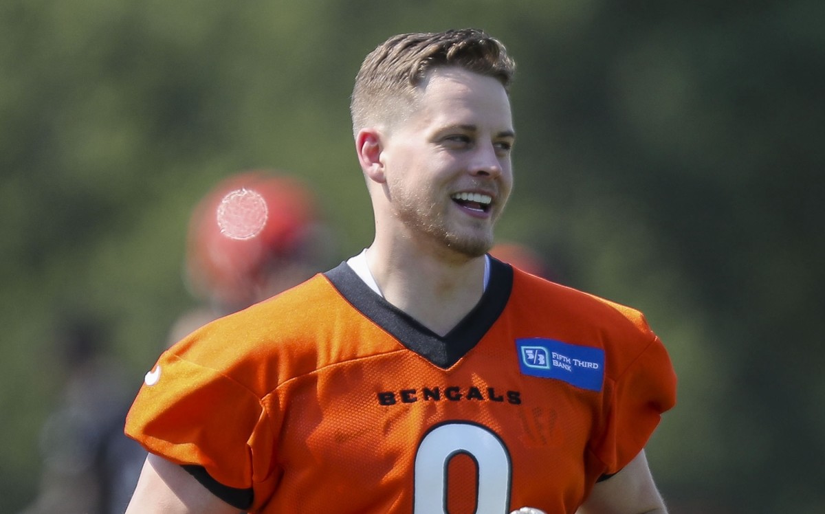 Look: Bengals Wear White Helmets at Friday’s Practice