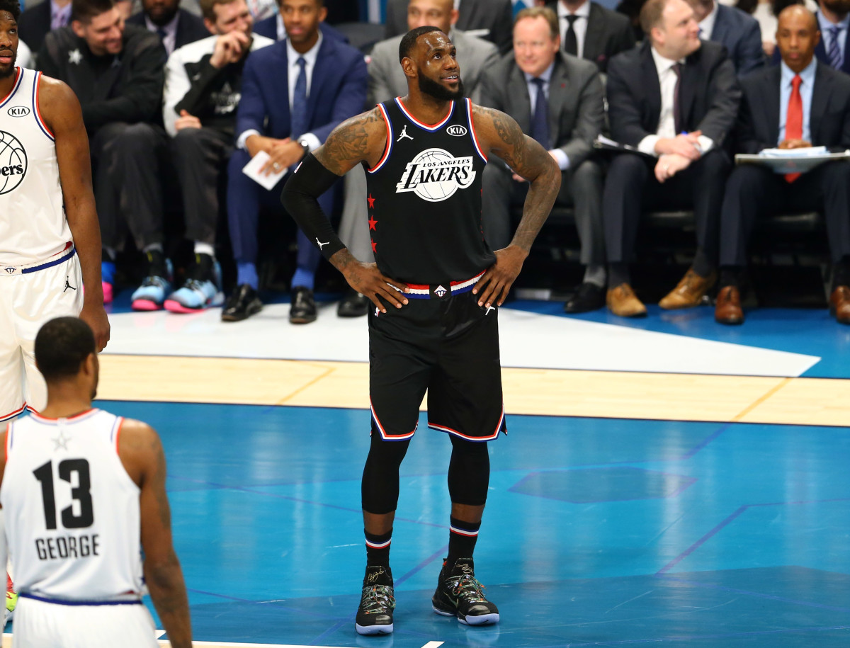 Lakers’ LeBron James Surpasses One Billion in Earnings - All Lakers