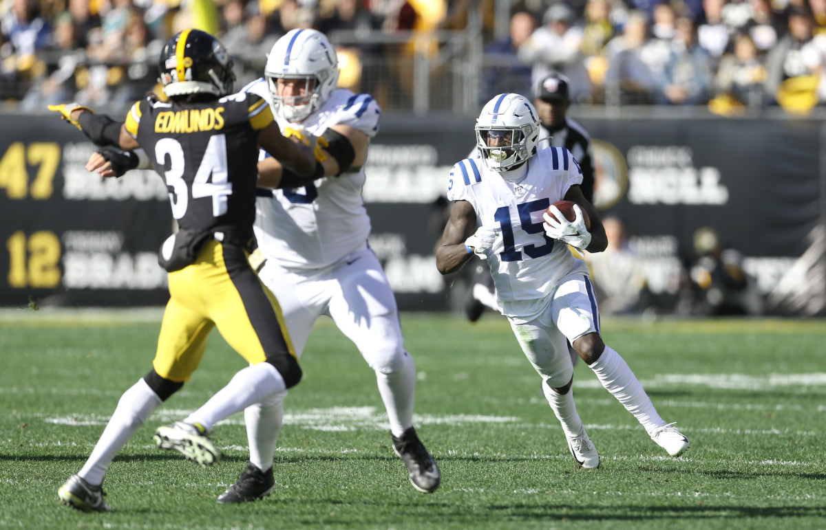 Nov 3, 2019; Pittsburgh, PA, USA; Indianapolis Colts wide receiver Parris Campbell (15) runs after catch against the Pittsburgh Steelers during the second quarter at Heinz Field.