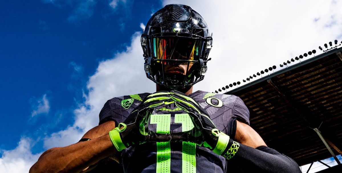 Oregon Ducks Football Visitor List for Matchup Against Oregon State Football - Sports Illustrated Oregon Ducks News, Analysis and More - Vimarsana News