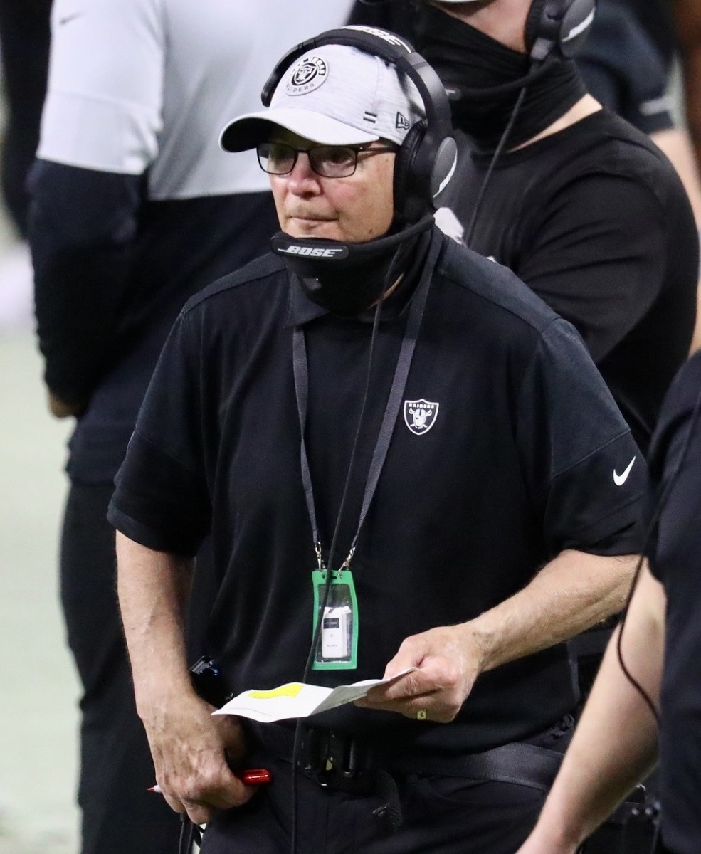 Rod Marinelli on the Raiders sideline in 2020