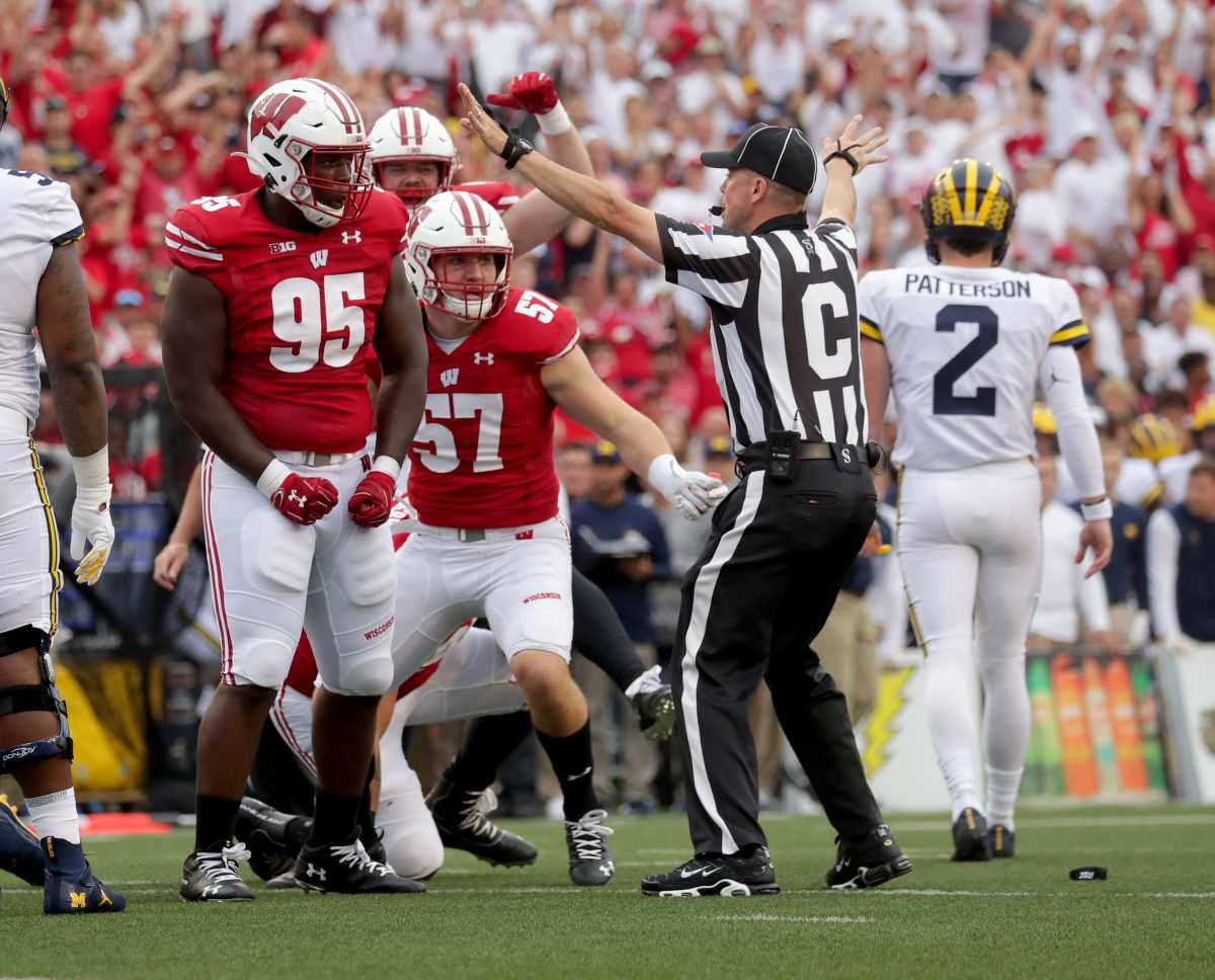 Keeanu Benton could be the next great Wisconsin defensive lineman. 