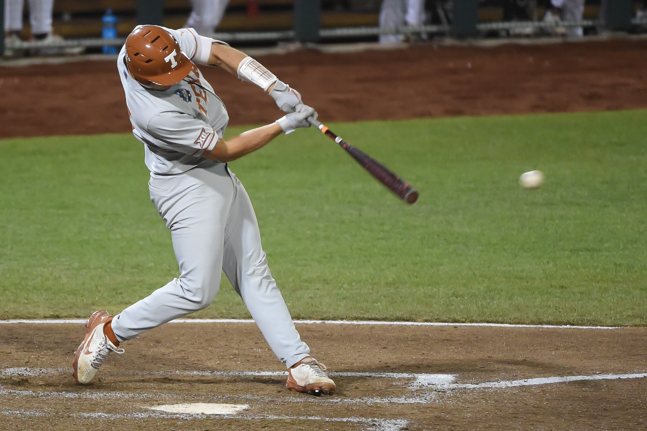 Texas' Melendez Mashes Home Run Late, Secures CWS Win Over Bulldogs - Vimarsana News