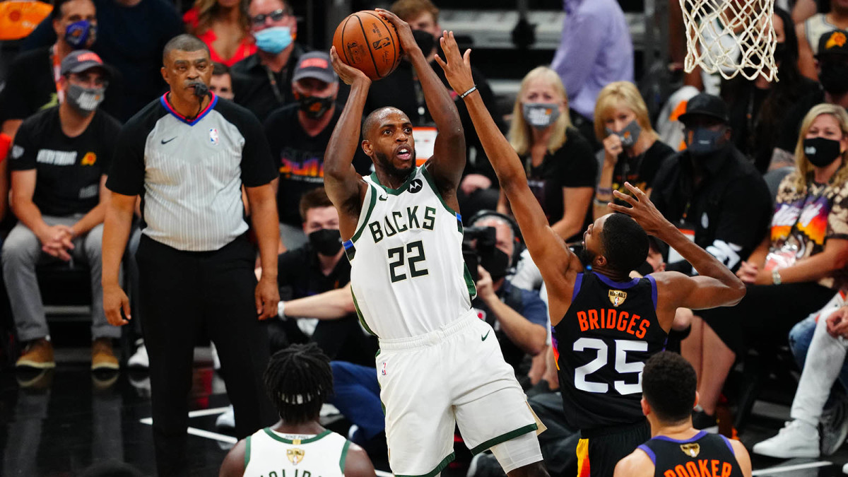 khris-middleton-bucks-suns