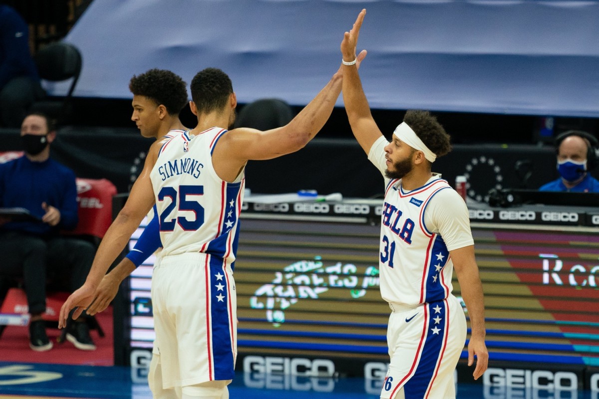 Sixers' Seth Curry Hopes to Play With Ben Simmons Again