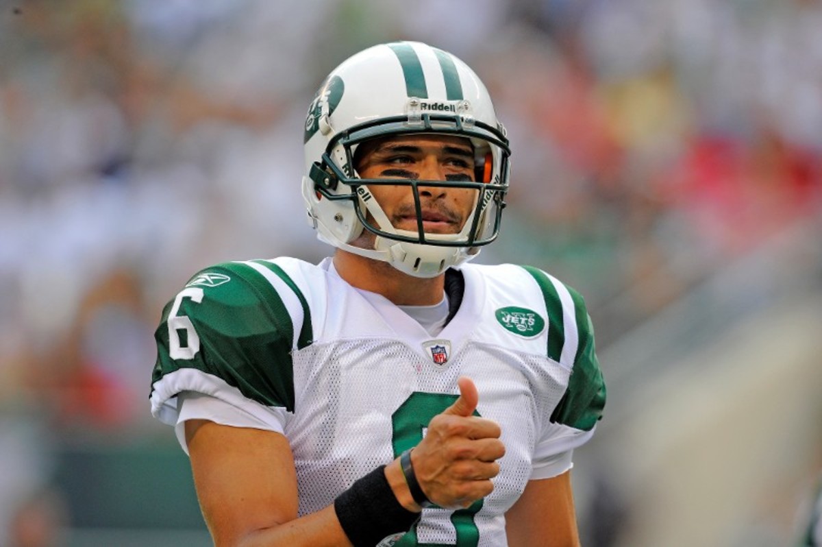 Former Jets QB Mark Sanchez thumbs up