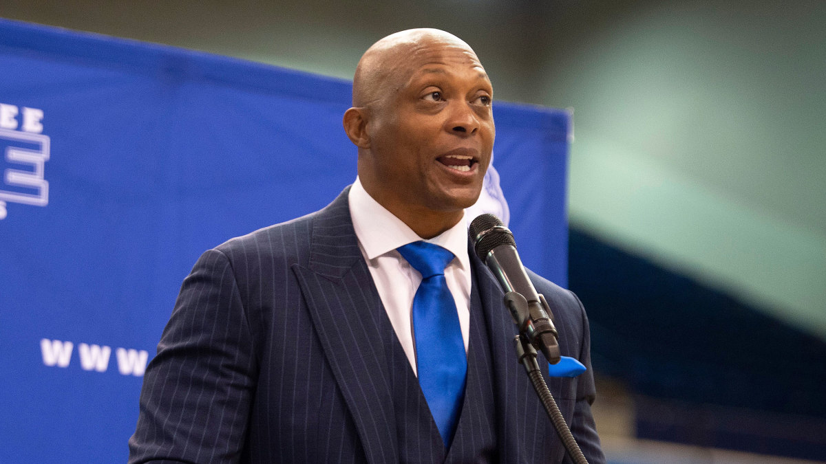 Tennessee State introduces Eddie George