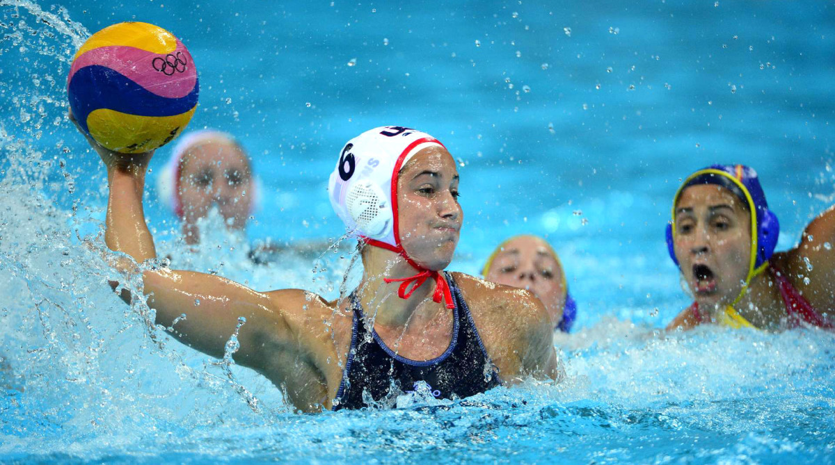 maggie-steffens-water-polo