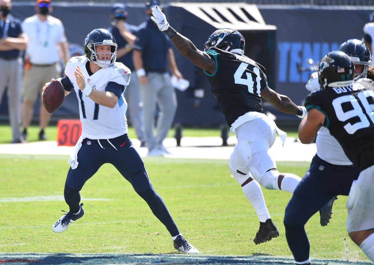 Allen will be crucial against RPO heavy offenses like the Tennessee Titans. Mandatory Credit: Christopher Hanewinckel-USA TODAY Sports