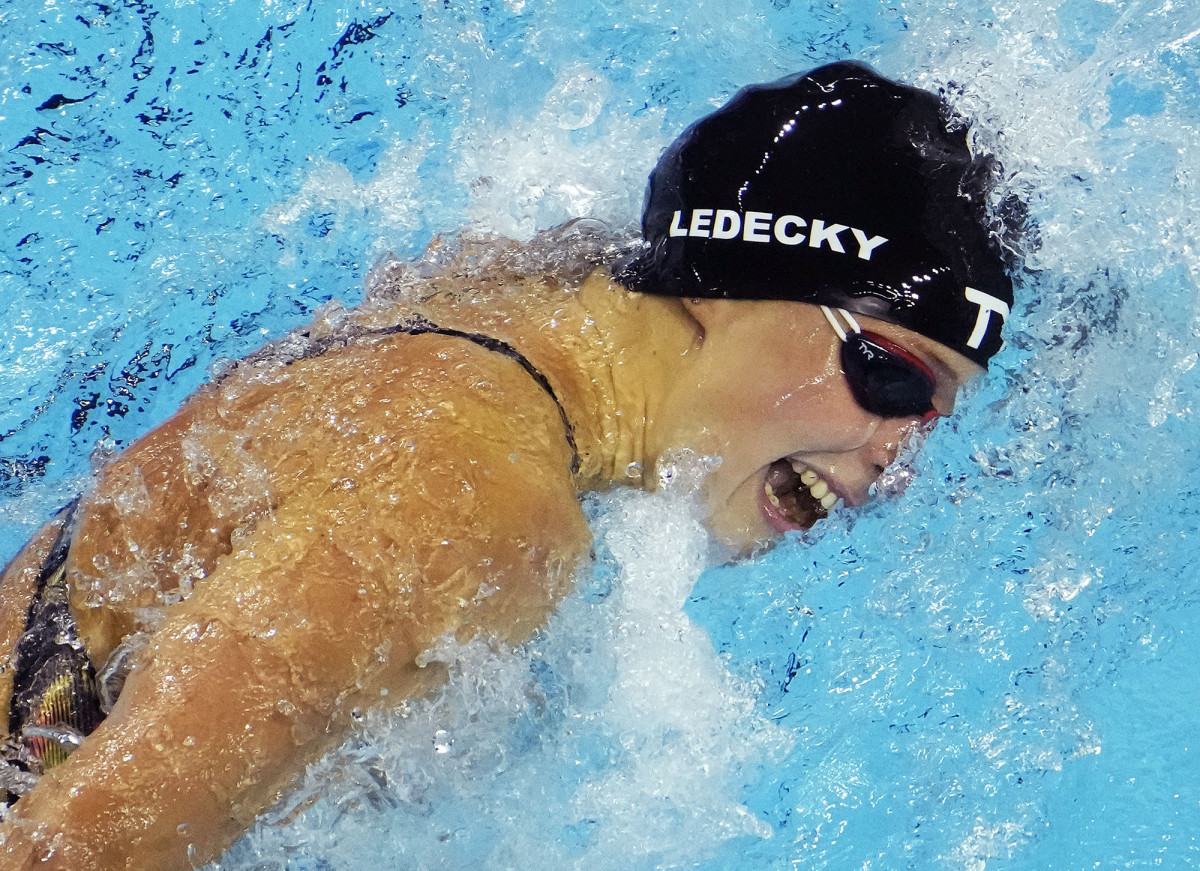 ledecky-pool-swimming