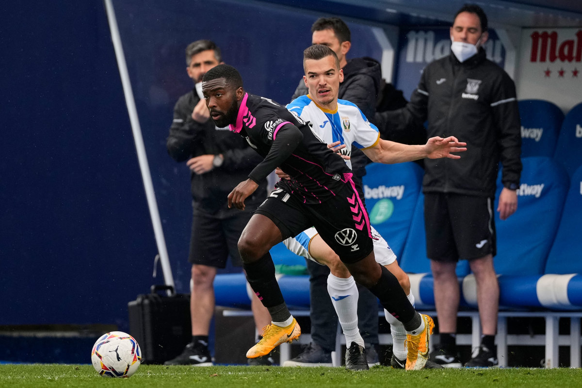 Shaq Moore playing for Tenerife in Spain's second division