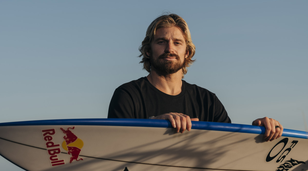 kolohe-andino-surfing-lead