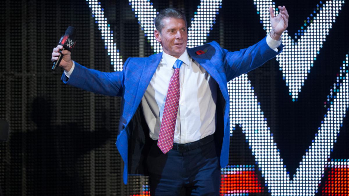 Vince McMahon encourages crowd at WWE event